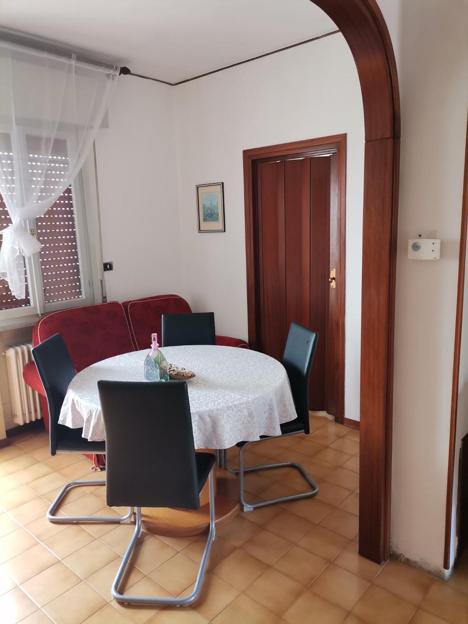 Ampia Camera Con Balcone Privato Pordenone Esterno foto